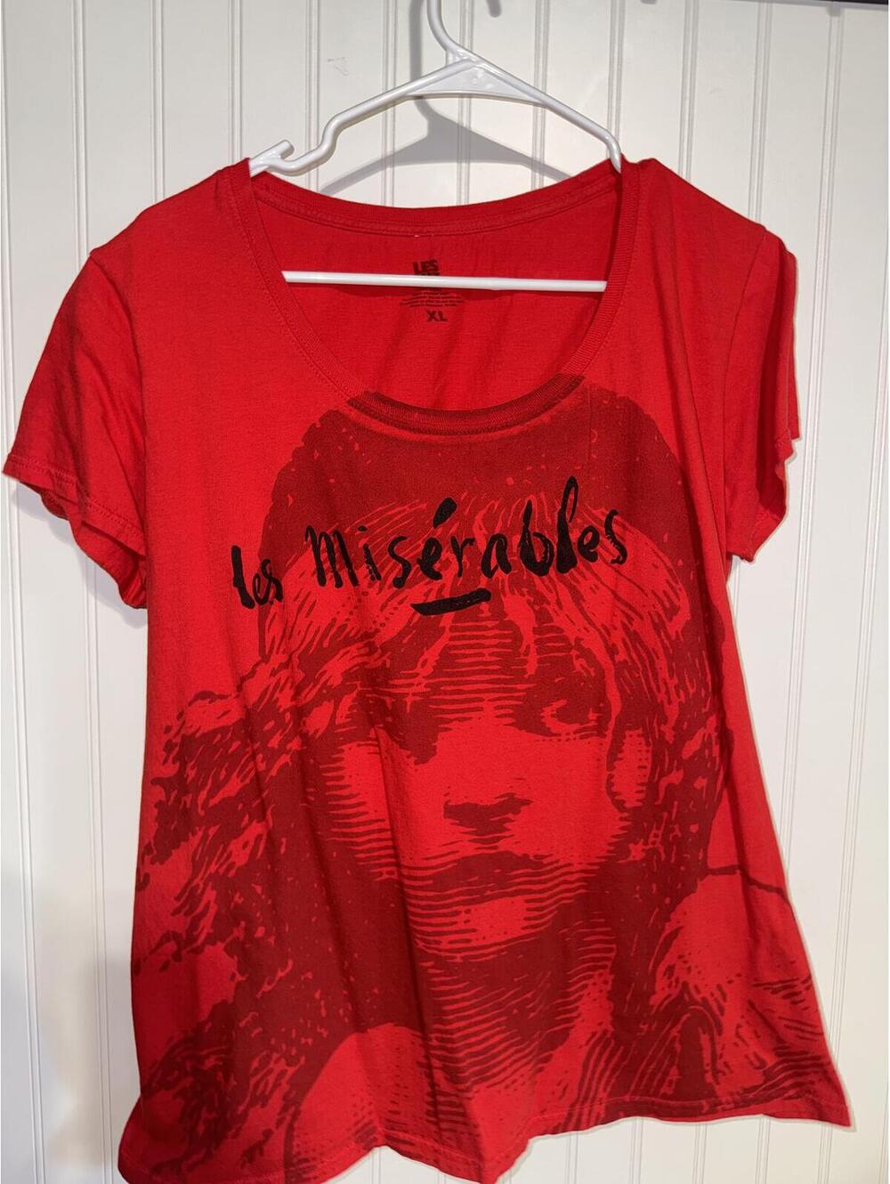Les Miserables Red Graphic T-Shirt XL
